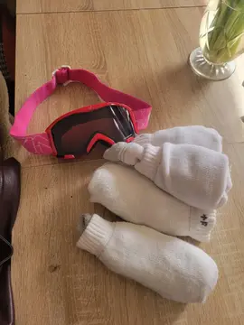 chaussettes et masque de ski