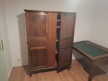 Armoire et bureau