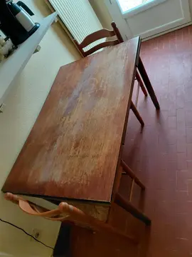 Table de cuisine et 2 chaises