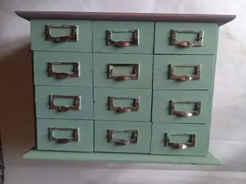 boîte en bois à 12 tiroirs