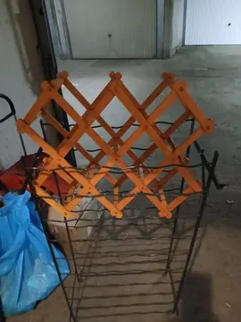 porte-bouteilles - déambulateur - carrelage