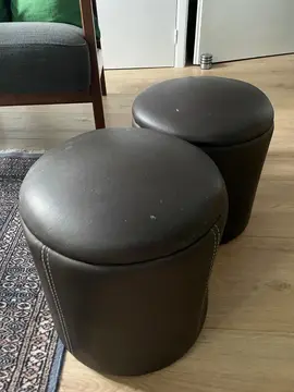 2 poufs simili cuir