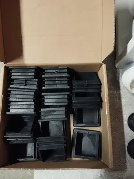 Tampons carrés plastiques