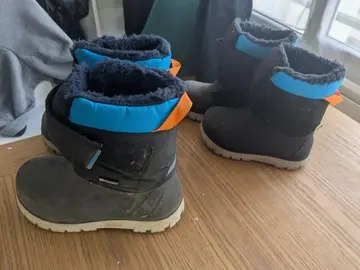 bottes de neige enfant taille 28 et 32