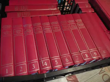 Ecyclopédie LAROUSSE petit modèle 22 volumes