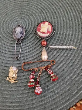 broches, épingles