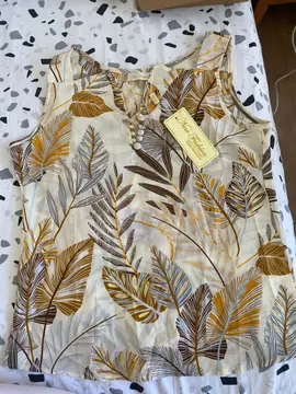 blouse avec étiquette