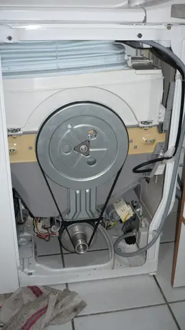 Machine a laver pour pièces