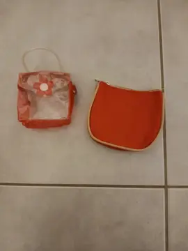 2 petites pochettes