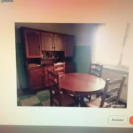 Meuble de cuisine avec table et 4 chaises