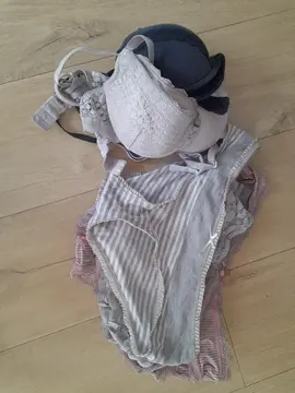 lot de culottes T 38 et de soutiens gorges T 90B