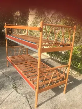 Lits superposées pour jeunes enfants