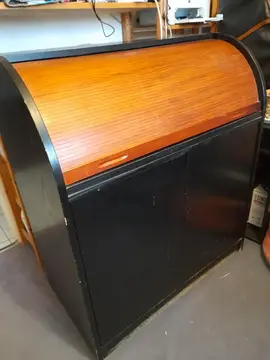 Secrétaire et fauteuil