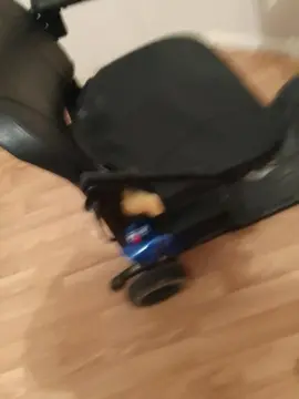 donne scooter électrique handicapé