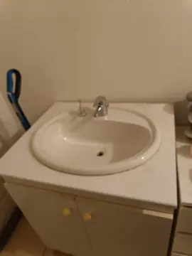 meuble de salle de bain avec vasque