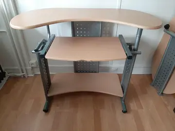 Bureau extensible pivotant