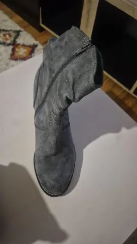 bottes grises foncées taille 41