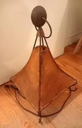 Lampe en peau