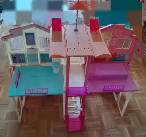 grande maison de poupée