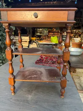 petit meuble d’appoint avec tiroir