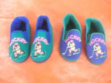 2 paires de chaussons, enfant 24