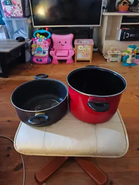 Bonjour, je donne c'est deux faitout