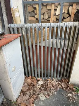 donne grand radiateur fin en fonte