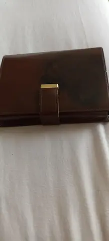 étui en cuir pour ranger des cartes