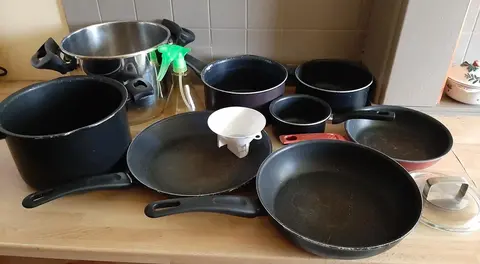 Lot casseroles et poêles