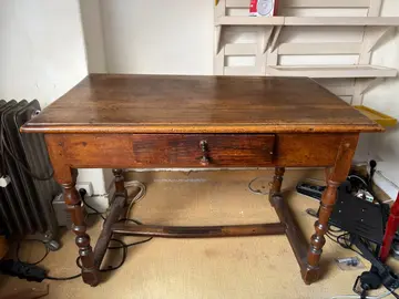 Bureau rustique en bois