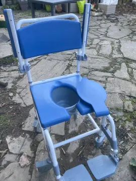 chaise pot médicalisée