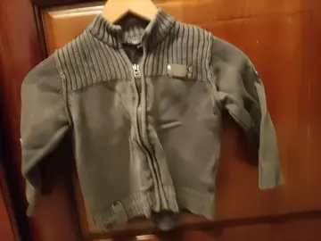 gilet en laine avec zip. (2-4 ans ) garçon.