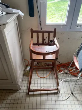 chaise haute bebe (ancienne, de qualité)