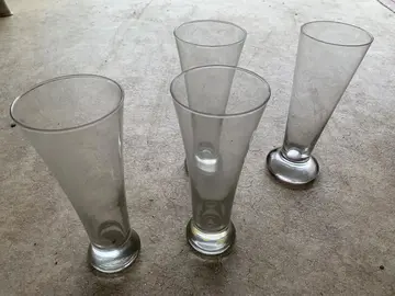 4 verres à bière