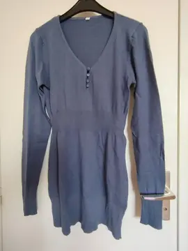 Pull long moulant bleu foncé T1