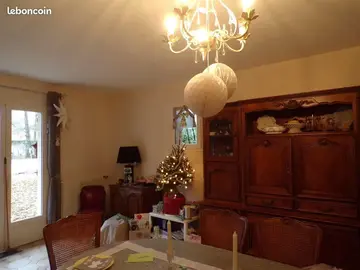 Meubles salle à manger, TV et vitrine merisier Louis XV pour sinistrés inondations
