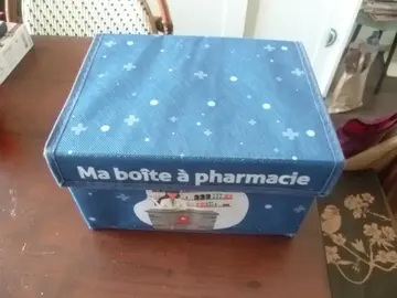 Boite à pharmacie avec fermeture scratch - Neuve