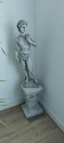 statue de david et son socle (ciment)