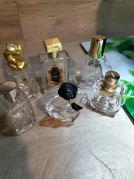 flacons de parfum vide