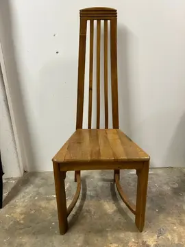 chaise en merisier avec dossier haut