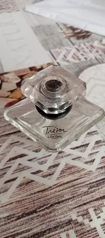 bouteille vide Trésor de Lancôme