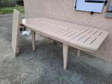 Table extérieur