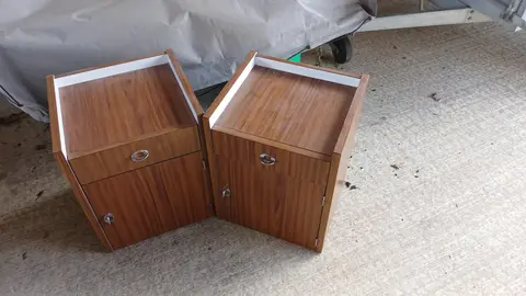 2 table de chevet en formica