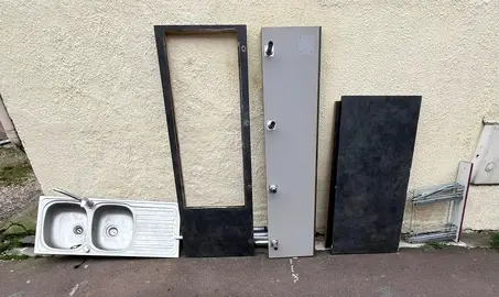 encombrants Oignies / évier inox + plans de travail + bar + pieds de bar