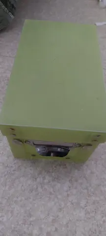 boite plastique vert 19 x 12 cm