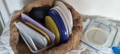 couvercles plastique ronds et carrés