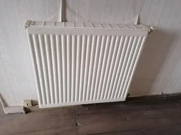 5 radiateurs. 4 grands 1 petit