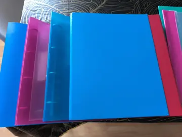 classeur et protège cahier