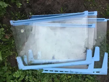 étagères frigidaire INDESIT