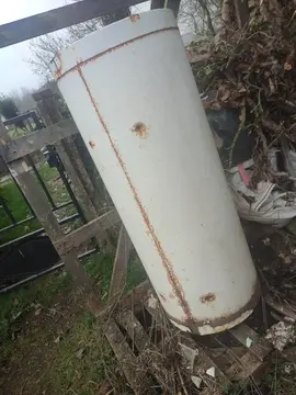 vieux chauffe-eau pour BBQ